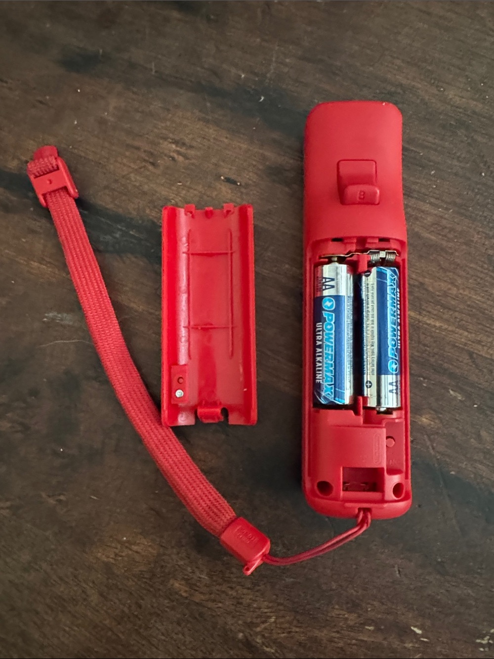 EUC Nintendo Wii controllers and silicone cover - Picture 5 of 10